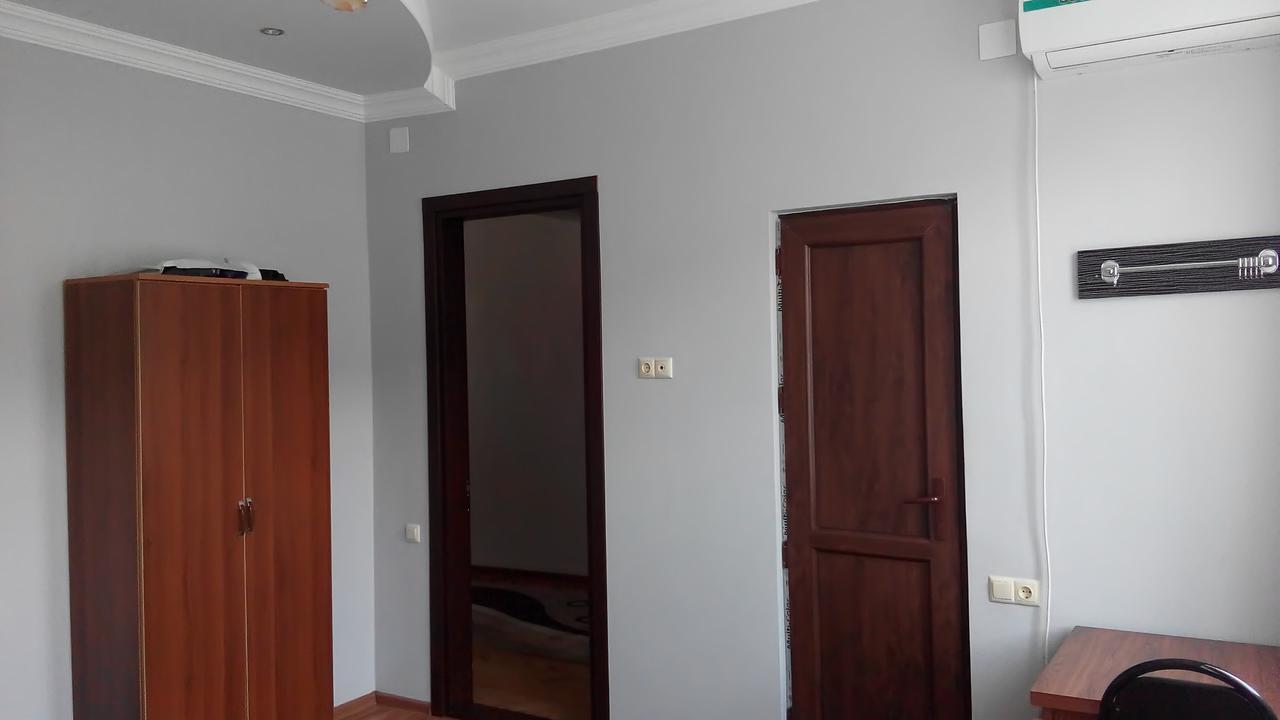 Guest House Vitali โกนิโอ ภายนอก รูปภาพ